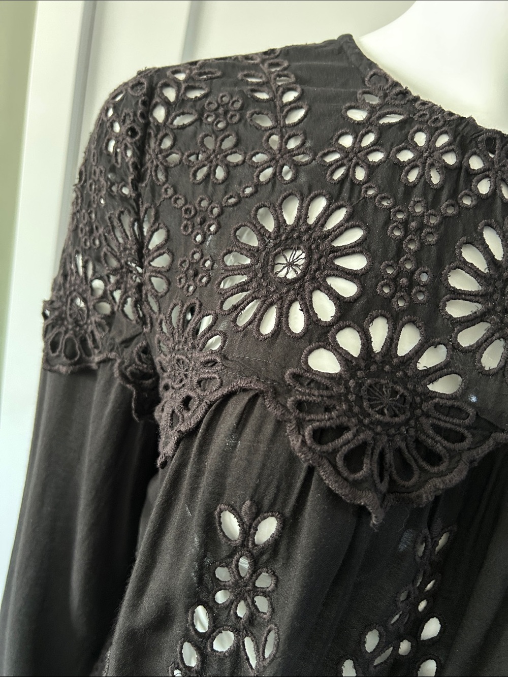 GANNI Emile Viscose Lace Top | Black Floral Eyelet Blouse | IT 42 Small-Medium - Picture 4 of 16